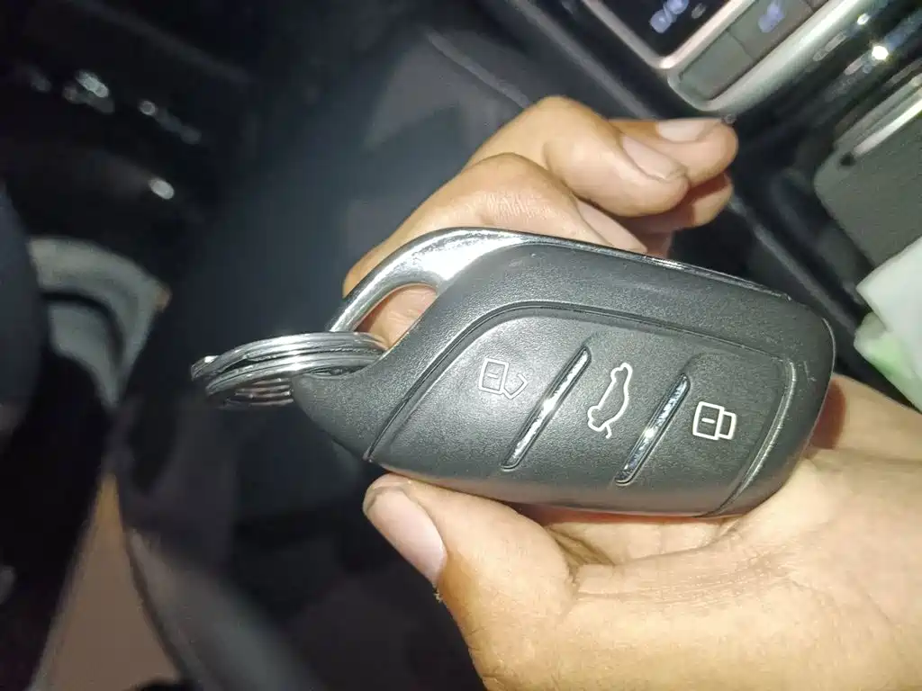 Roewe RX3 — миниатюра 9