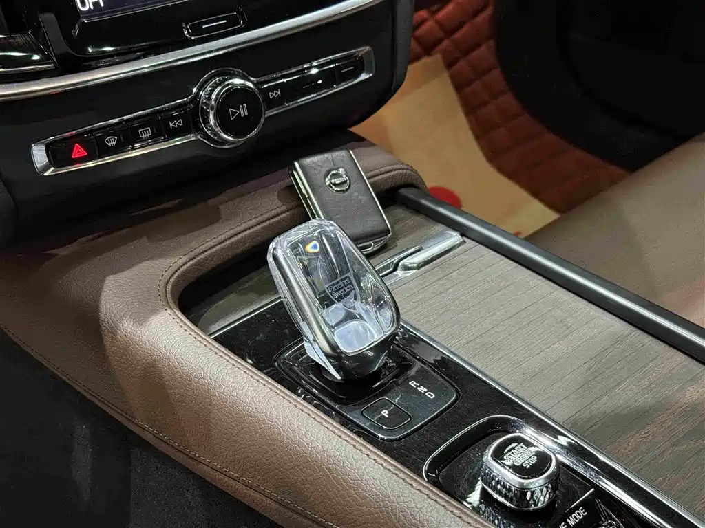 Volvo S90 — миниатюра 15