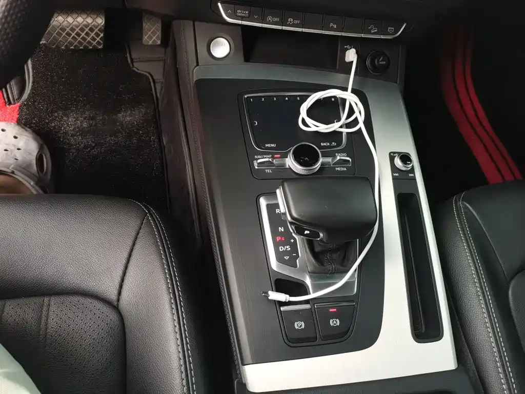 Audi Q5L — миниатюра 10