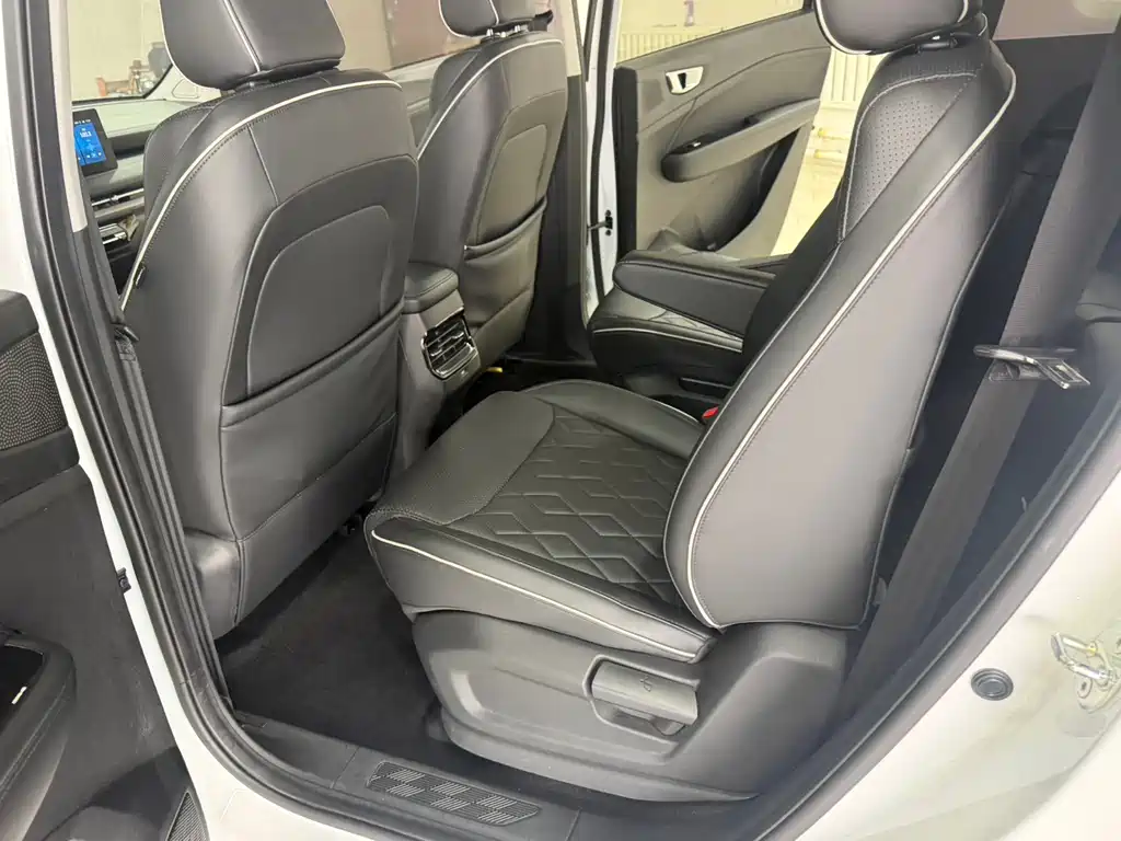 Wuling Jiachen — миниатюра 16