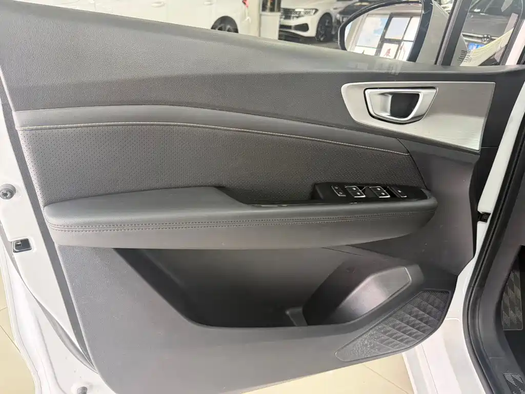 Wuling Jiachen — миниатюра 8
