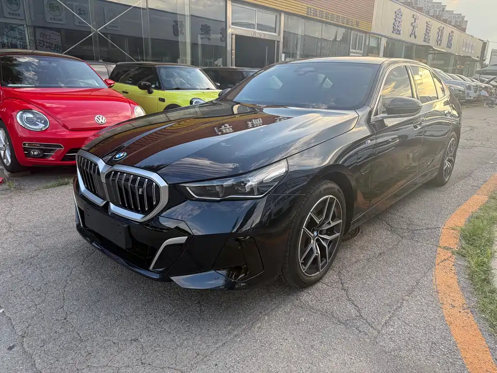 BMW i5