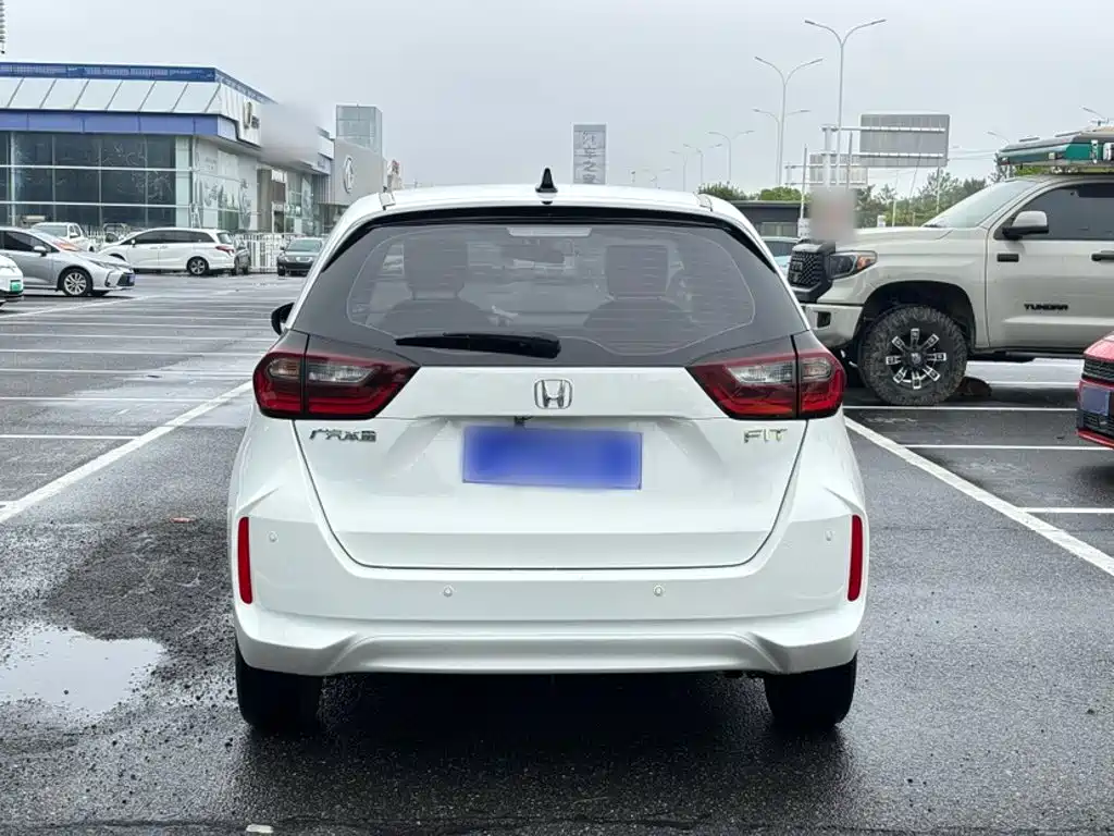 Honda Fit — миниатюра 8