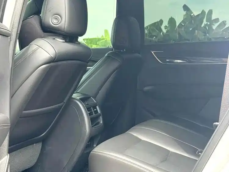 Cadillac XT5 — миниатюра 8