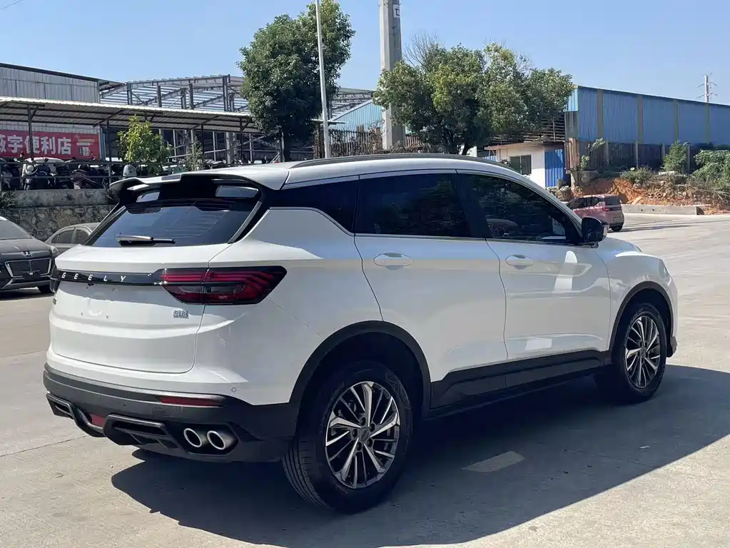 Geely Binyue — миниатюра 9