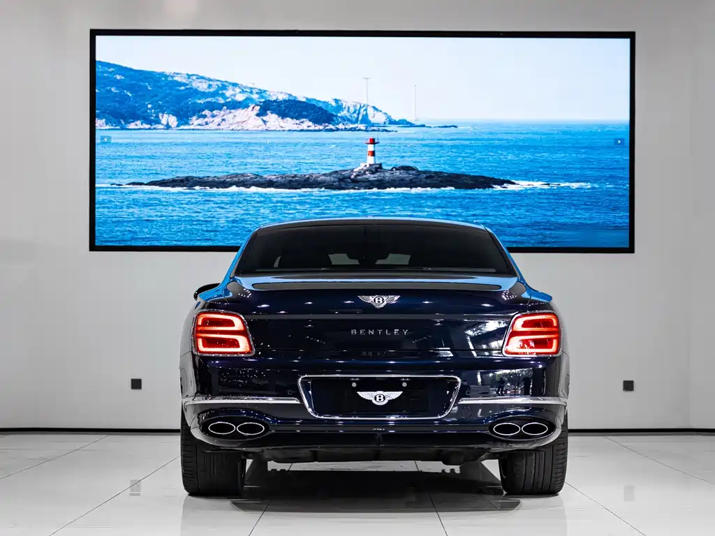 Bentley Flying Spur — миниатюра 5