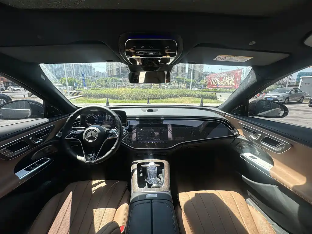 Mercedes-Benz E-Class — миниатюра 8