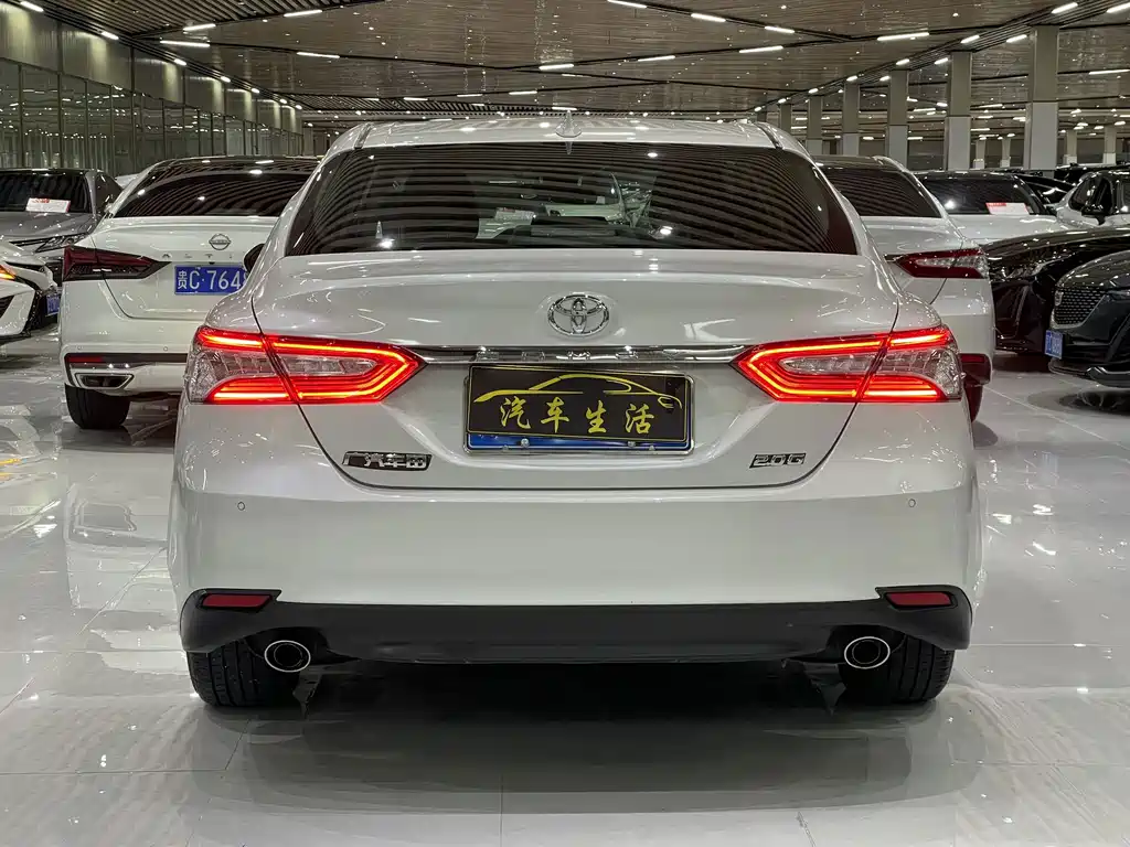 Toyota Camry — миниатюра 12