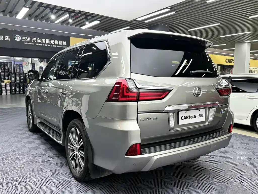 Lexus LX — миниатюра 12