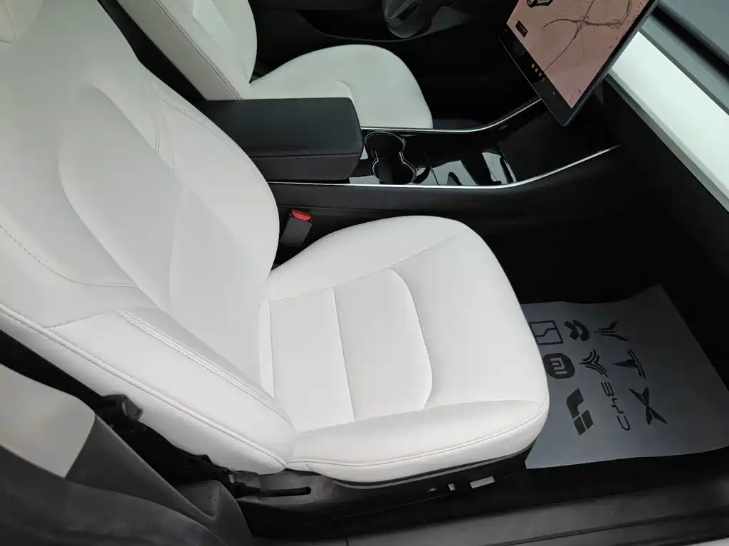 Tesla Model 3 — миниатюра 11
