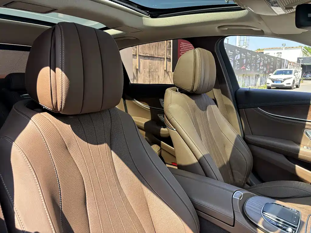 Mercedes-Benz E-Class — миниатюра 22