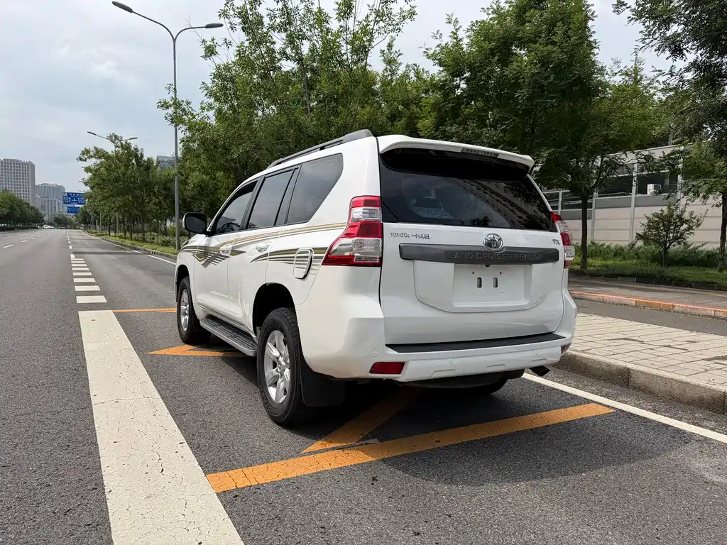 Toyota Prado — миниатюра 9