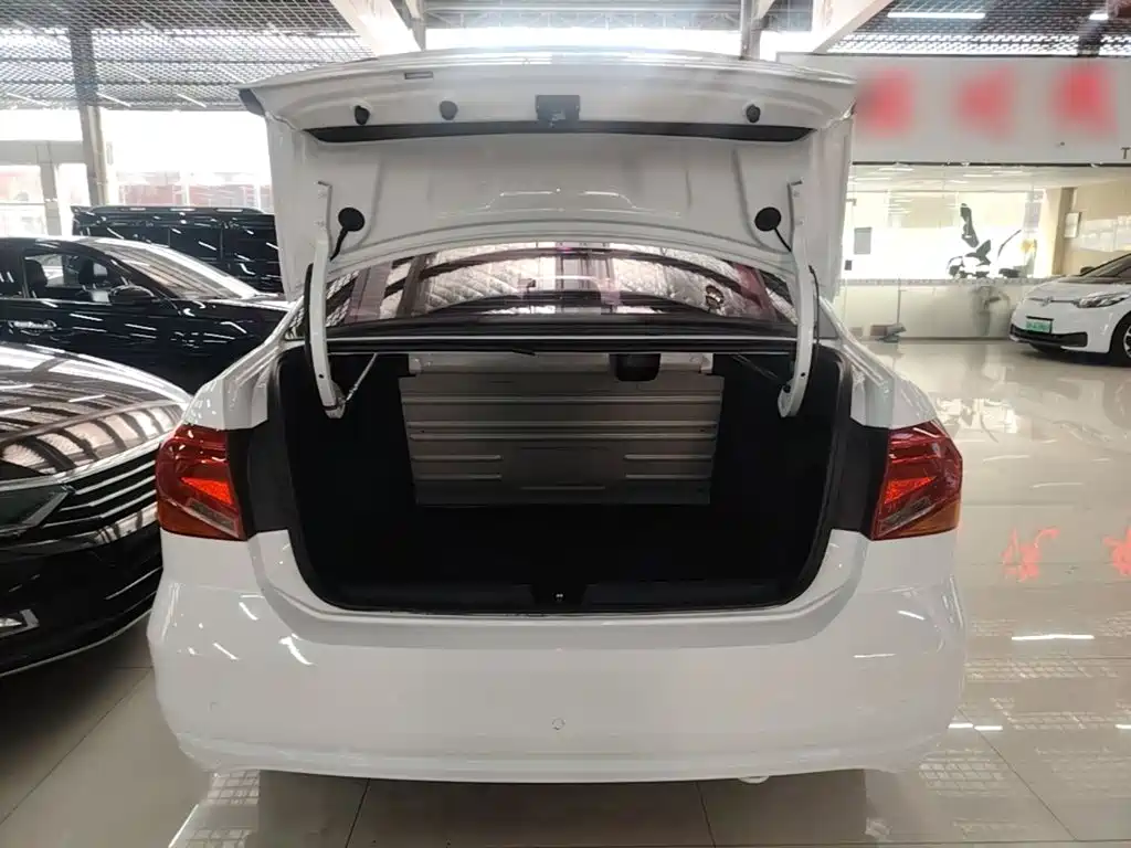 Volkswagen Jetta — миниатюра 19