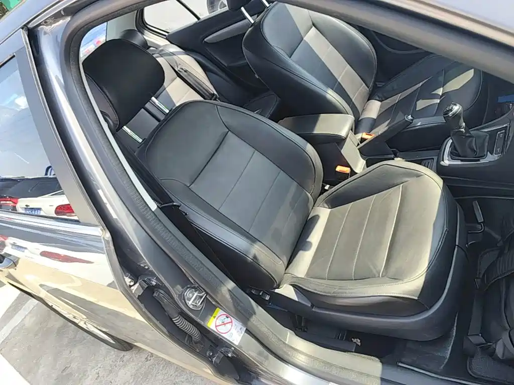 Volkswagen Lavida — миниатюра 25