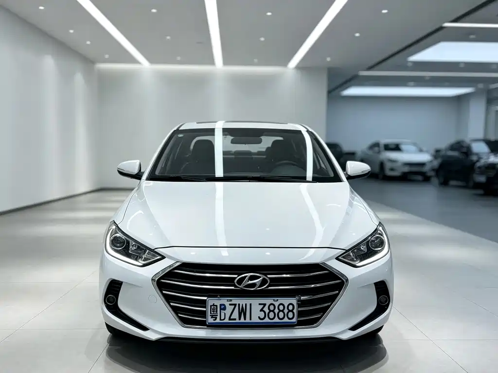 Hyundai Elantra — миниатюра 3