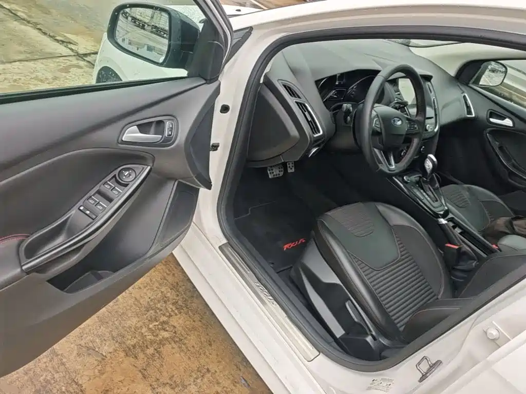 Ford Focus — миниатюра 16