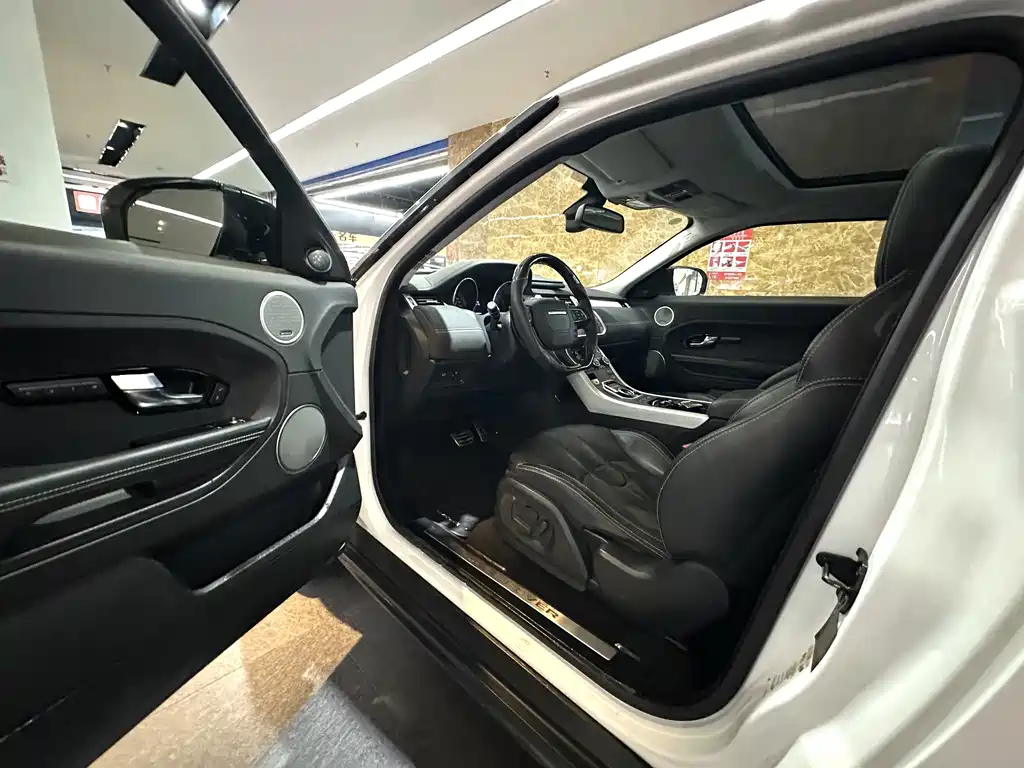 Land Rover Evoque (Import) — миниатюра 15