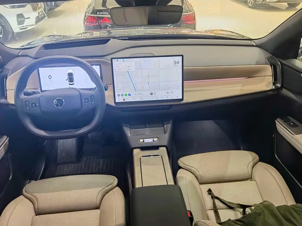 Volvo XC70 PHEV — миниатюра 4