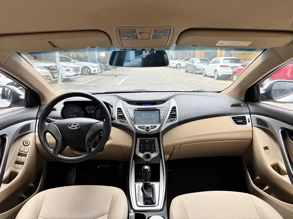 Hyundai Elantra Langdong — миниатюра 12