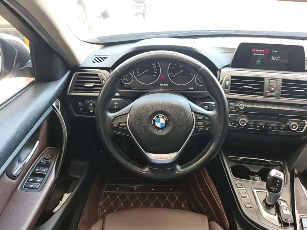 BMW 3 Series — миниатюра 11