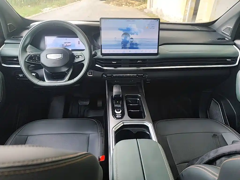 Geely Haoyue L — миниатюра 10