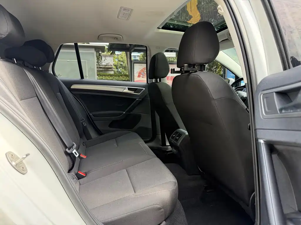 Volkswagen Golf — миниатюра 11
