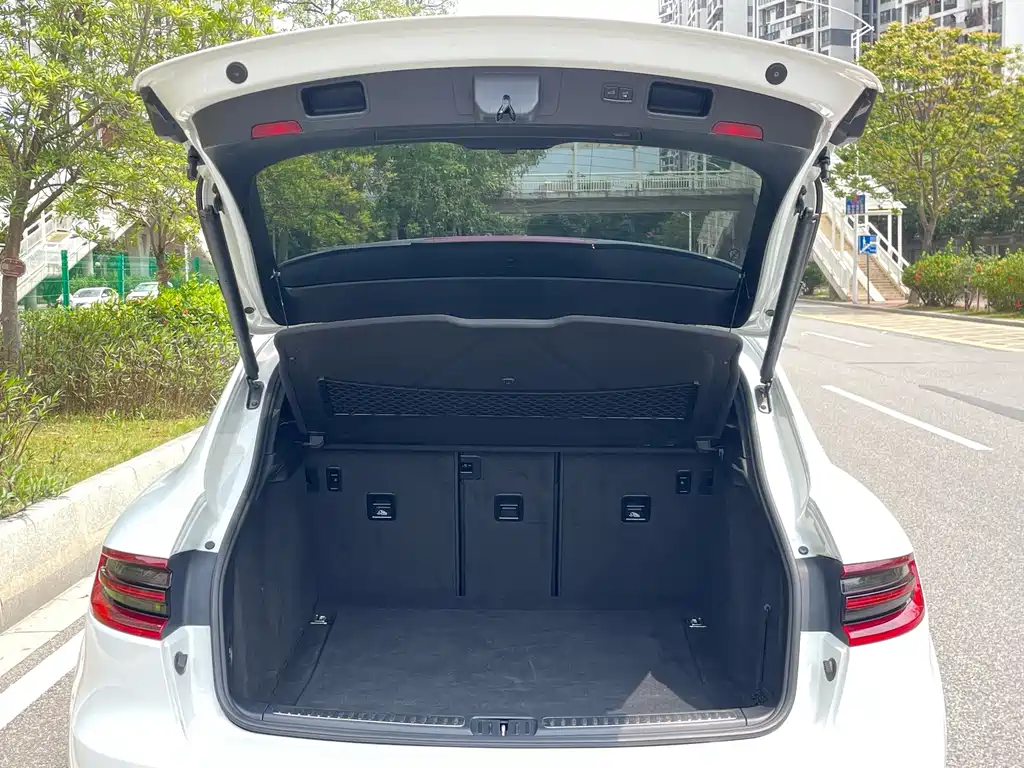 Porsche Macan — миниатюра 16