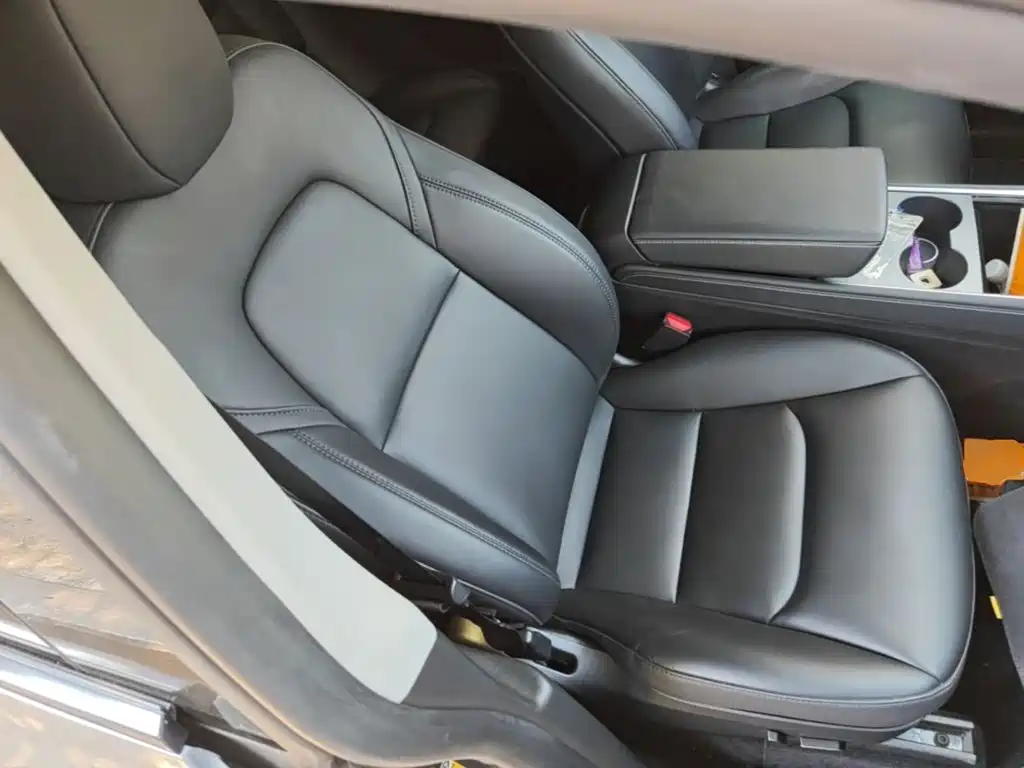 Tesla Model Y — миниатюра 25