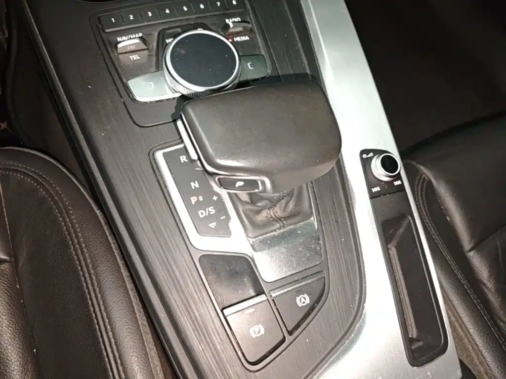 Audi A4L — миниатюра 14