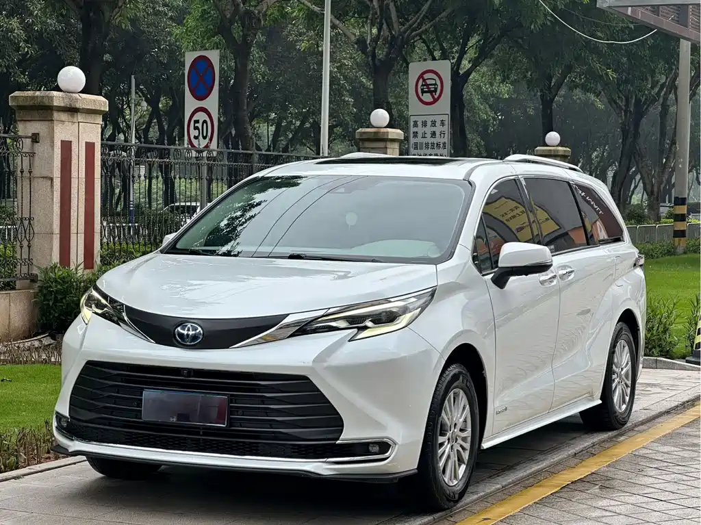 Toyota Sienna 2022
