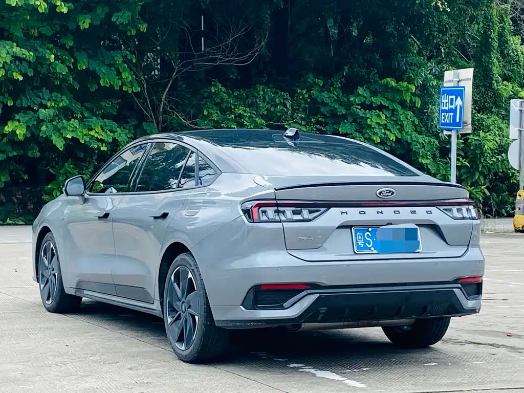 Ford Mondeo — миниатюра 3