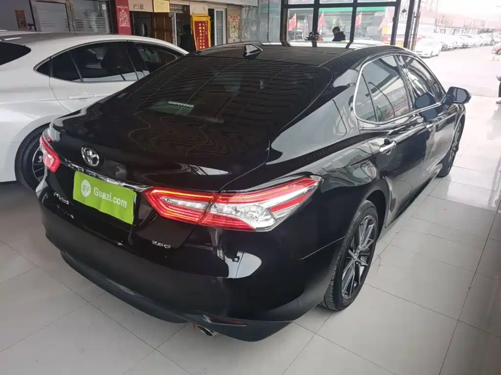 Toyota Camry — миниатюра 7