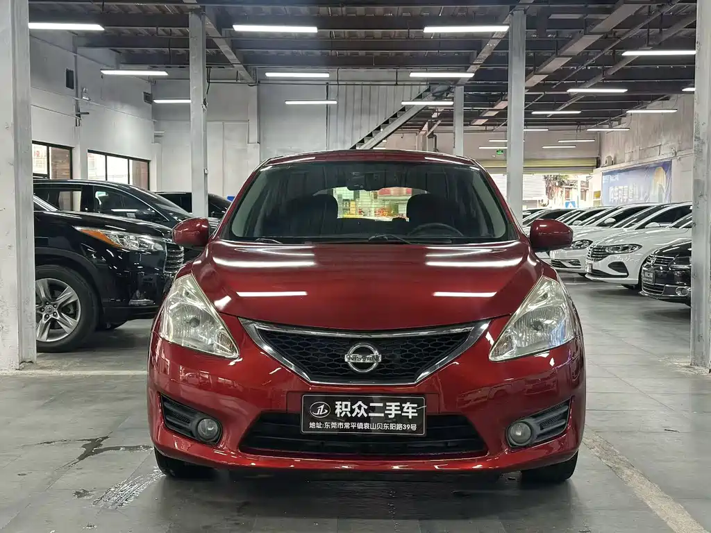 Nissan Tiida 2012