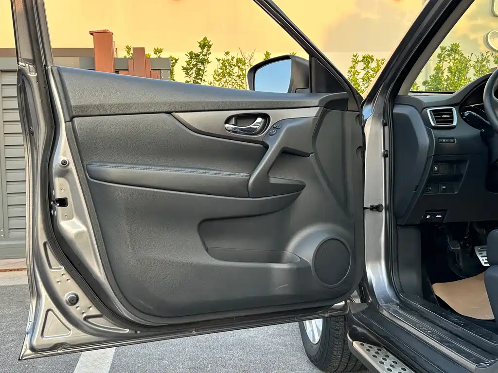 Nissan X-Trail — миниатюра 25