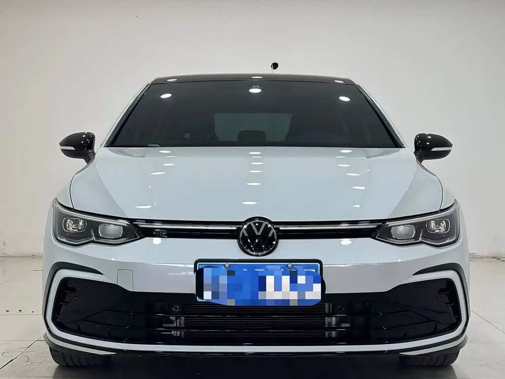 Volkswagen Golf 1.4 л 2022 г. Белый, пробег 30000 км