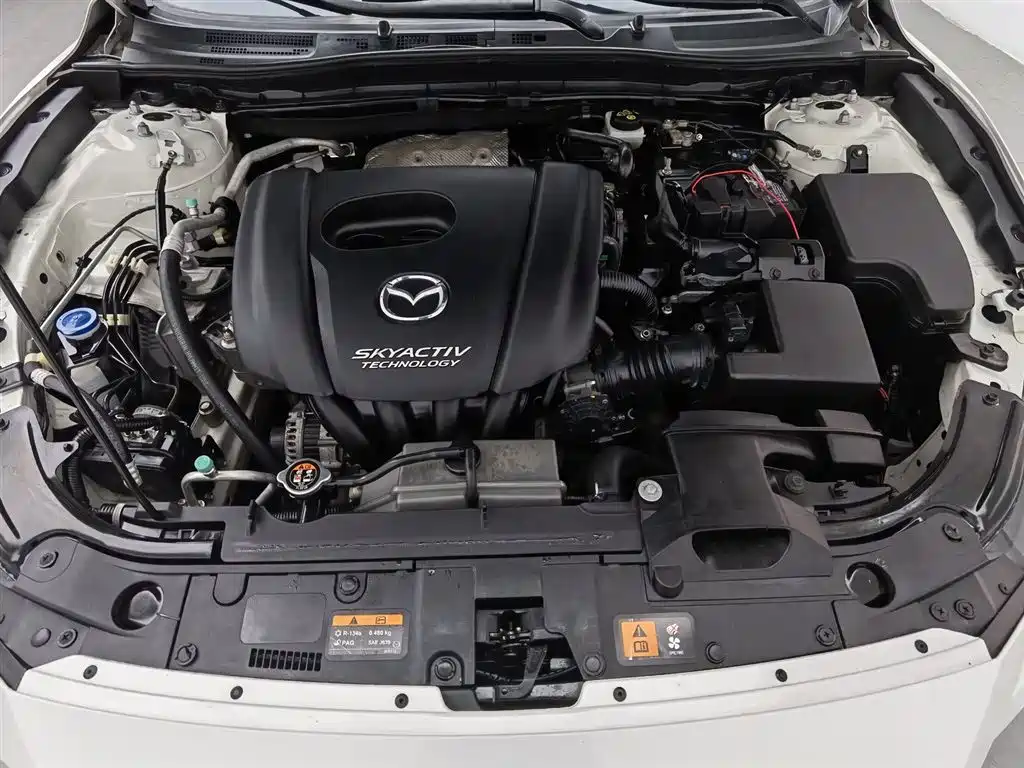 Mazda Mazda3 3 2016 1.5L MT Luxury