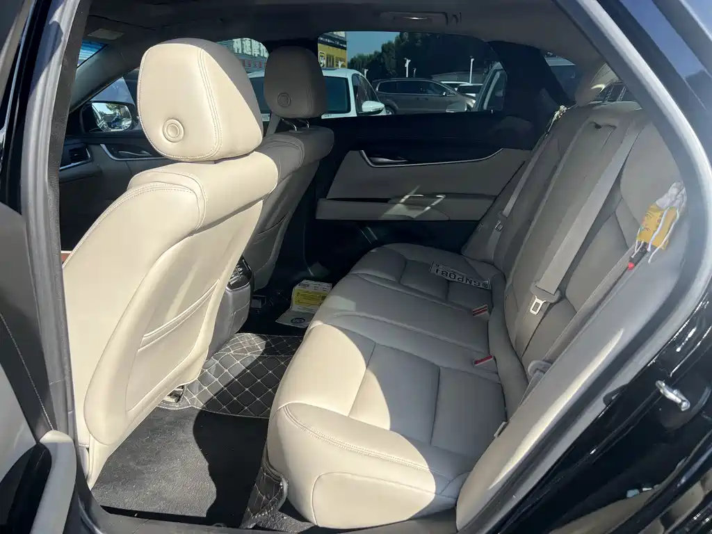 Cadillac XTS — миниатюра 6