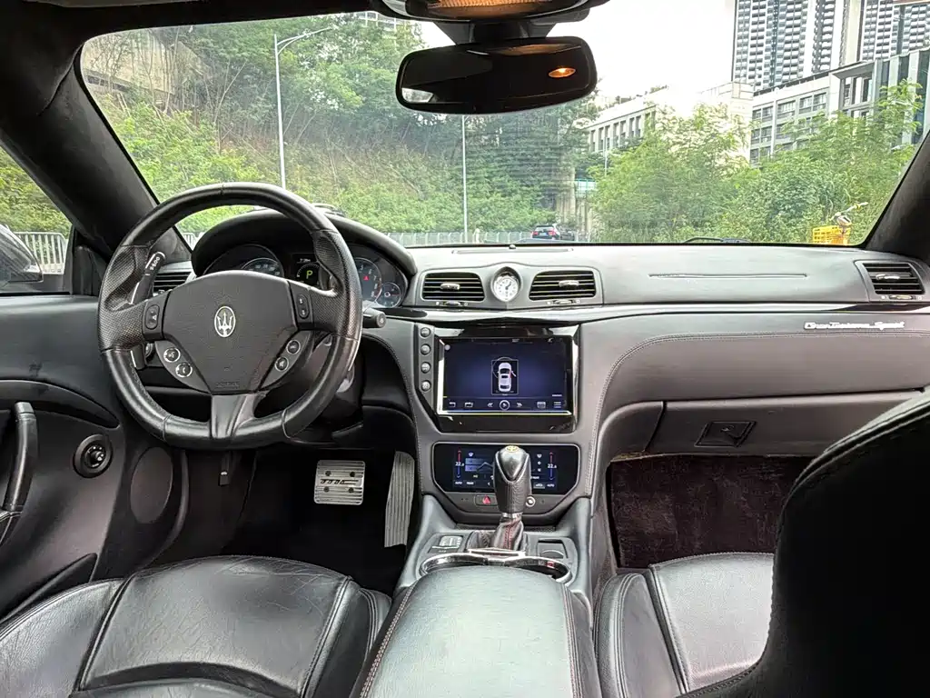 Maserati GranTurismo — миниатюра 13