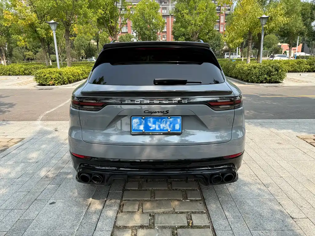Porsche Cayenne — миниатюра 5