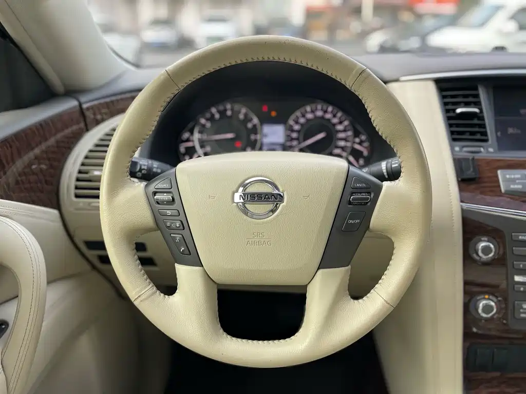Nissan Patrol — миниатюра 6