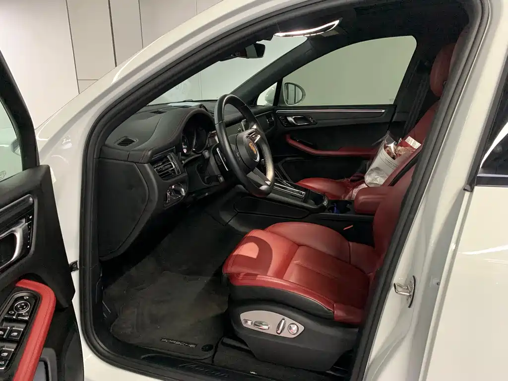 Porsche Macan — миниатюра 4