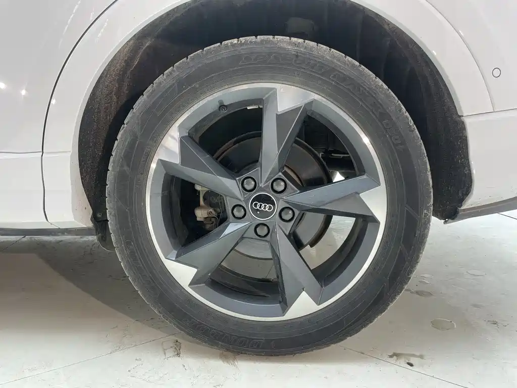 Audi Q3 — миниатюра 12