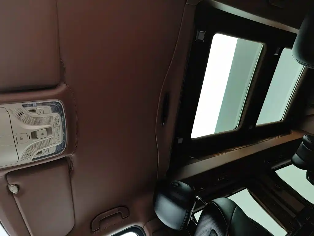 Mercedes-Benz V-Class — миниатюра 20