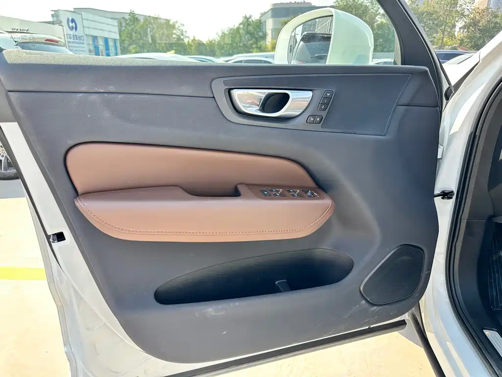 Volvo XC60 — миниатюра 9