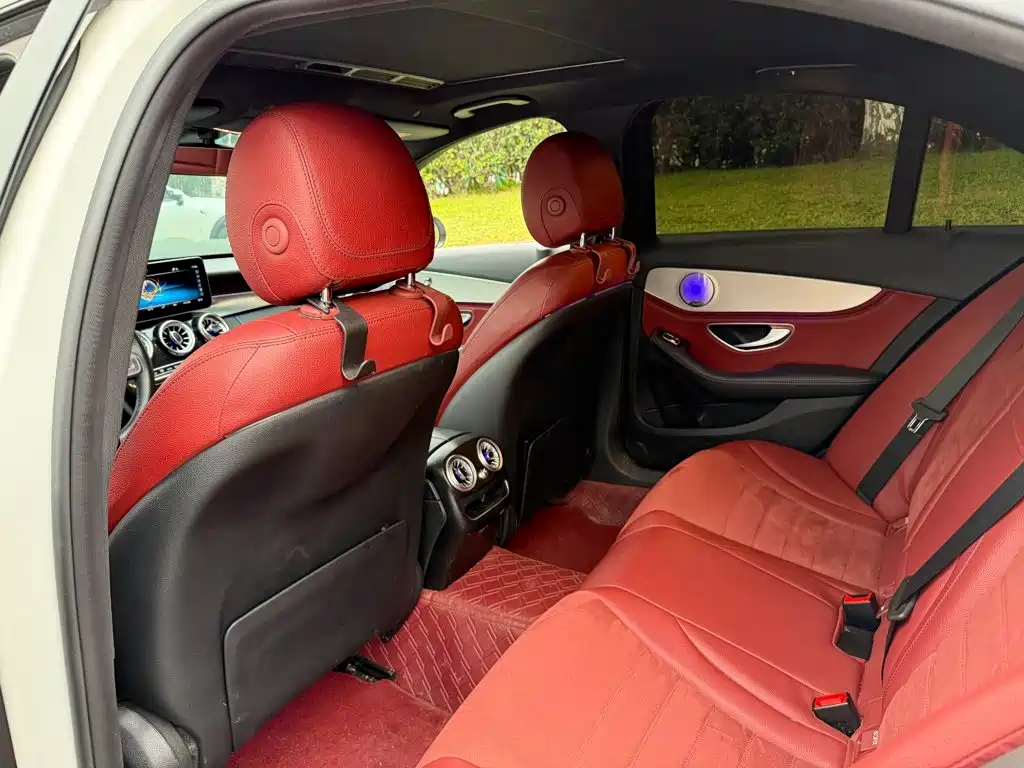 Mercedes-Benz C-Class — миниатюра 11