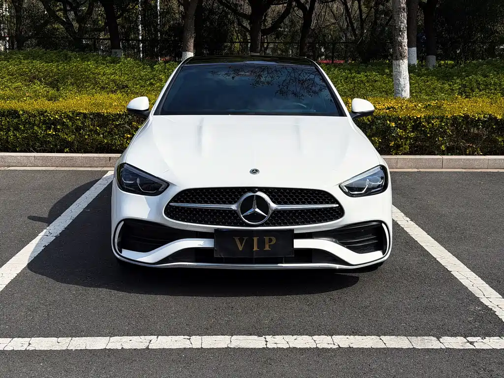 Mercedes-Benz C-Class 2024