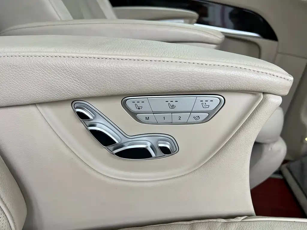Mercedes-Benz V-Class — миниатюра 13