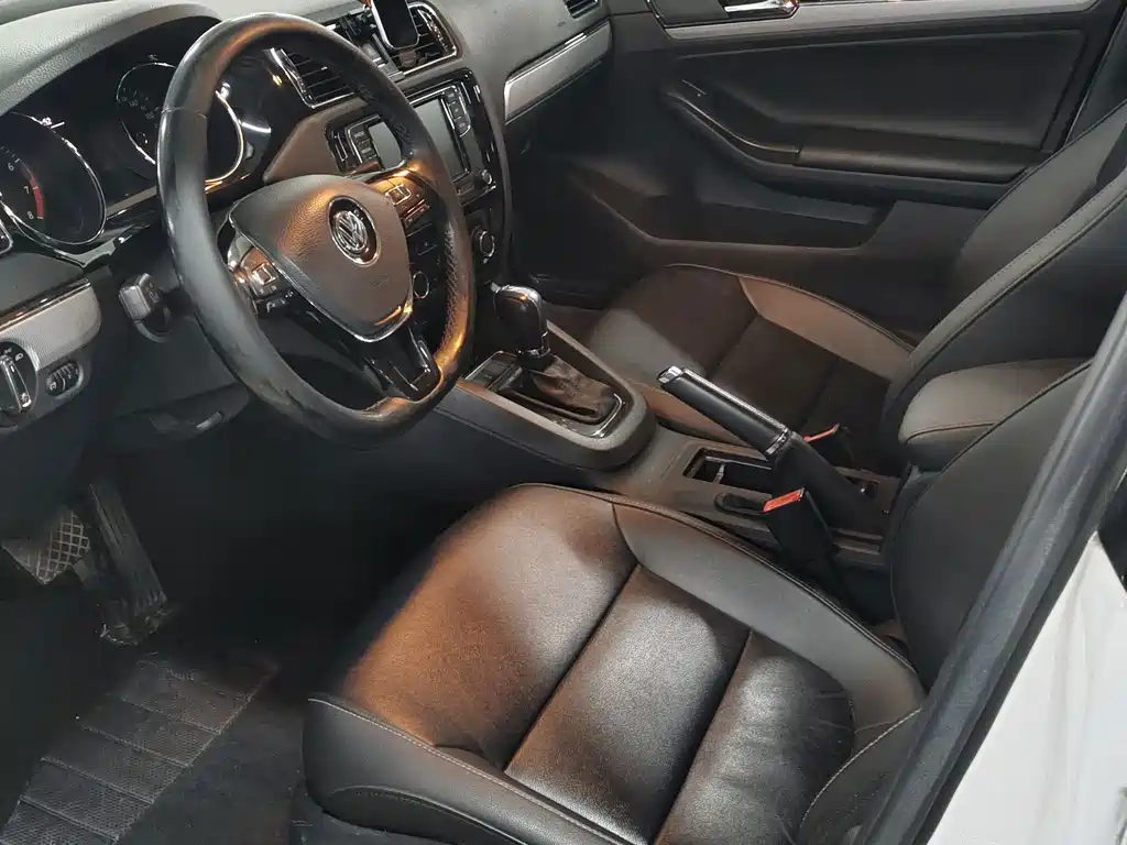 Volkswagen Sagitar — миниатюра 5