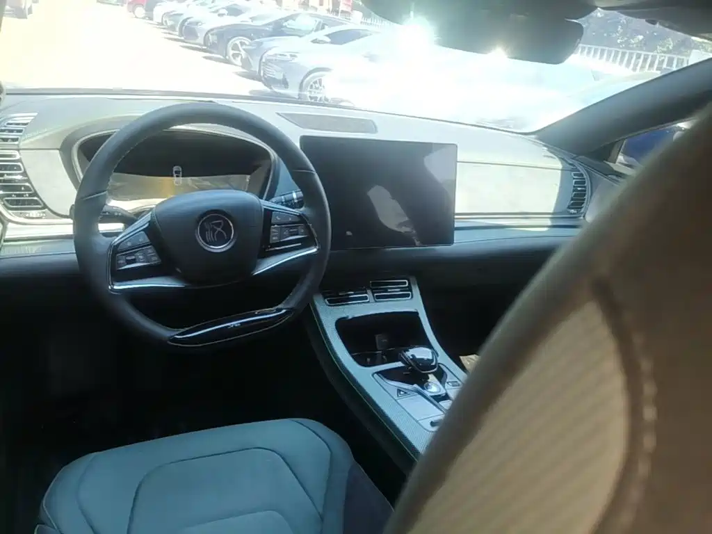 BYD Han — миниатюра 10