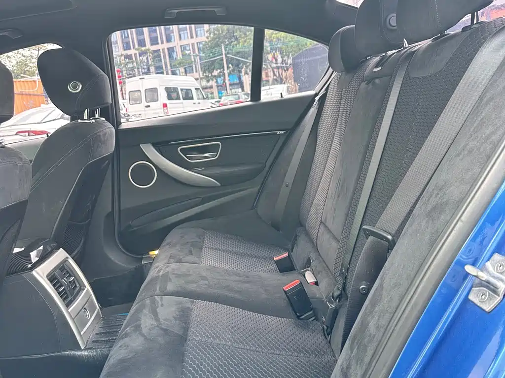 BMW 3 Series — миниатюра 8